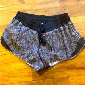 Lululemon Hotty Hot Short